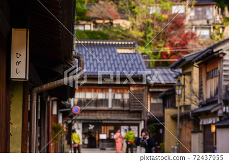 The early winter of Higashi Chaya Street 72437955