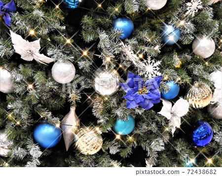 Christmas tree  72438682