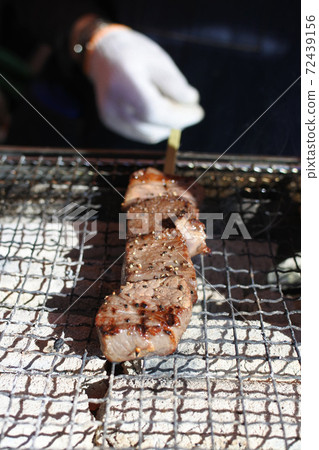 Beef skewer 72439156