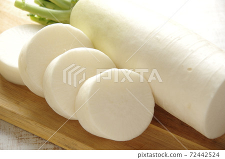 Cut radish radish 72442524