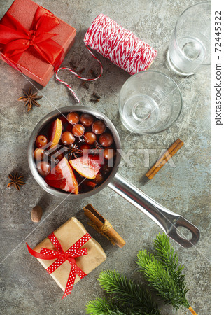 mulled wine 72445322