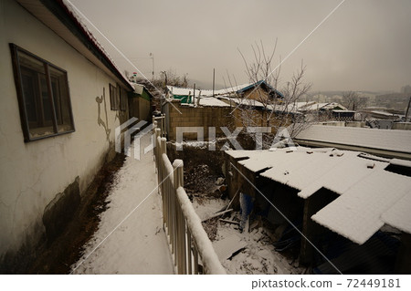 Jeongneunggol. Snowy scenery. Alley. In winter 72449181