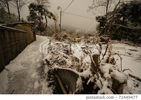 城北區、正陵谷、小巷、雪景 72449477