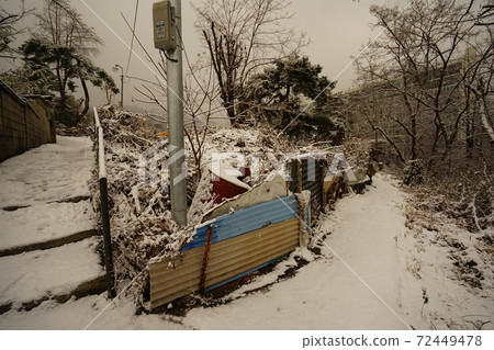 Seongbuk-gu. Jeongneung-gol. Alley. Snowscape 72449478