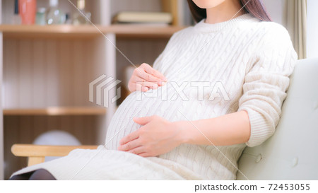 Pregnant woman hungry 16: 9 Pregnant woman hungry 16: 9 72453055