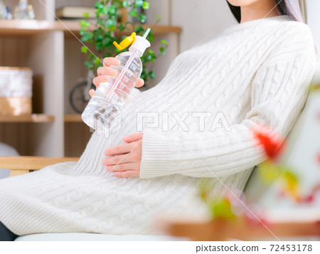 PET bottle straw cap pregnant woman 4: 3 PET bottle straw cap pregnant woman 4: 3 72453178
