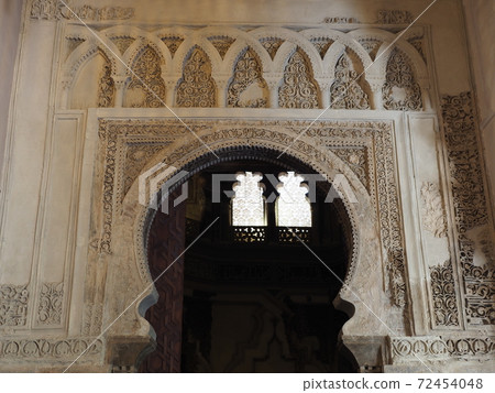 Medieval arc of palace in Saragossa city in Spain Medieval arc of palace in Saragossa city in Spain 72454048