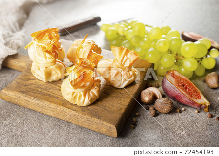 cheese cheese 72454193
