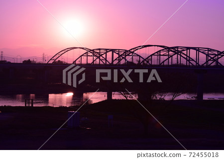 Gunma sunset seen from the riverbed 72455018