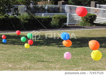 Color balloons 72457520