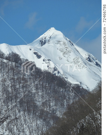 Takeyoshidake in the snow (vertical) Takeyoshidake in the snow (vertical) 72466798