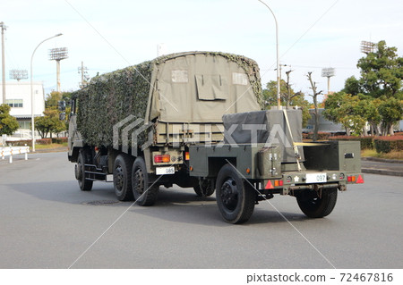 Self-Defense Forces truck and towing vehicle (Type 73 truck + trailer) 72467816
