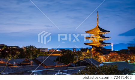 Yasaka京都塔的夜視圖 Yasaka京都塔的夜視圖 72471463