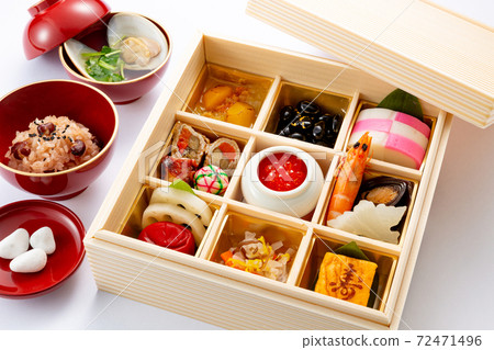 New Year dishes 72471496