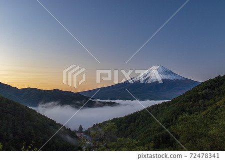 Mount Fuji Mount Fuji 72478341