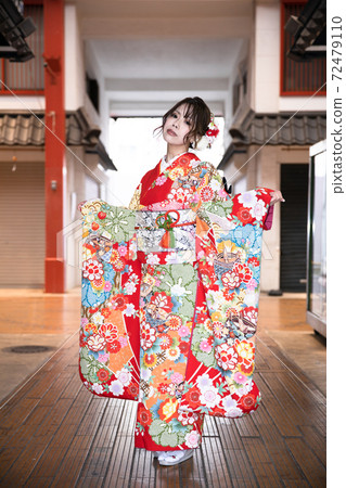 Young woman posing with furisode Young woman posing with furisode 72479110