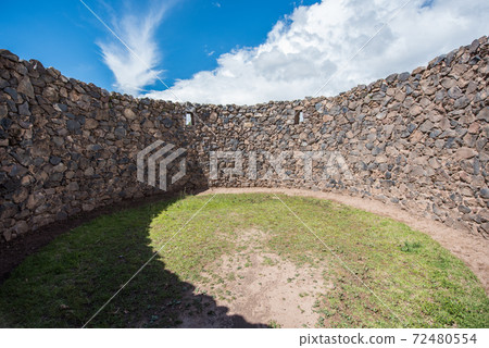 Ruinas Raqchi is a ruins and is located in Provincia de Canchis, Cusco, Peru. 72480554