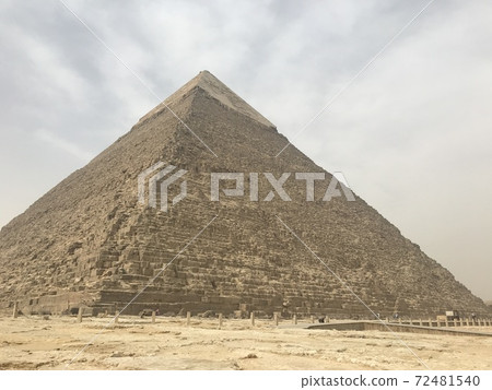  Pyramid 72481540