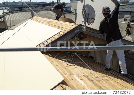 Roof re-roofing renovation 72482072