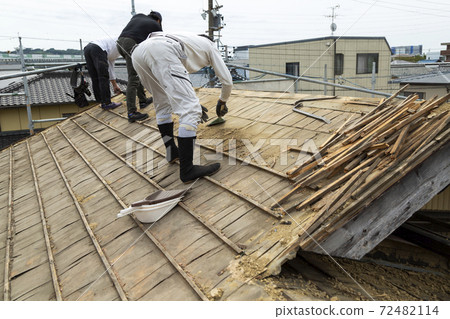 Roof re-roofing renovation Roof re-roofing renovation 72482114