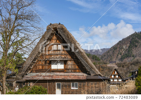 Shirakawago in autumn 72483089