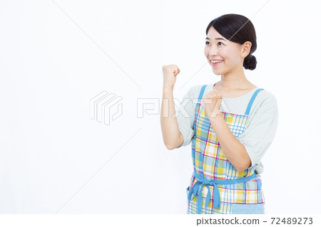 30年代家庭主婦白色背景畫像 30年代家庭主婦白色背景畫像 72489273