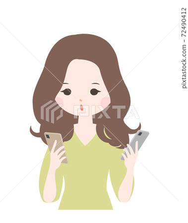 一名年輕女子雙手捧著智能手機，比較上半身[沒有主線] 72490412
