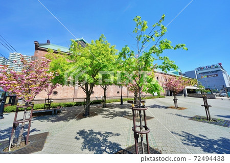 札幌工廠製磚大樓前的西廣場 札幌工廠製磚大樓前的西廣場 72494488