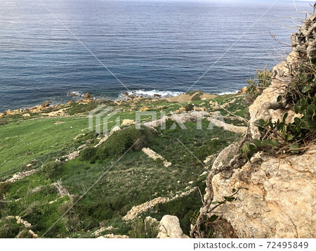 可以欣賞戈佐島懸崖和大海的旅遊景點 72495849