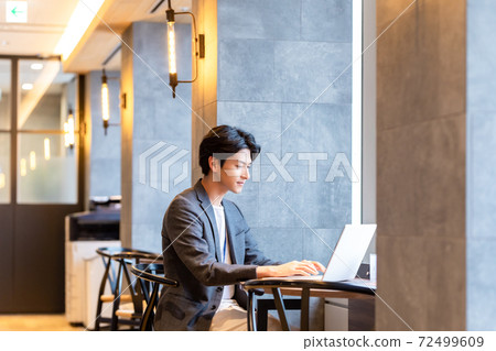 Businessman office business scene Businessman office business scene 72499609