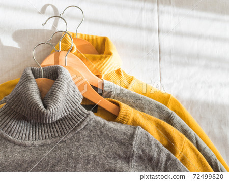 Yellow illuminated color and gray winter sweaters 72499820