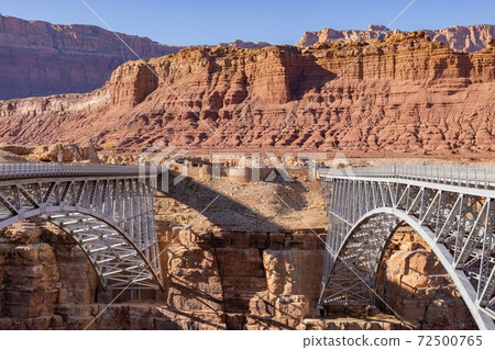 Sunny view of the Navajo Bridge 72500765