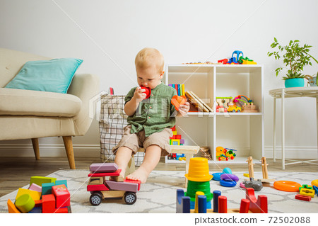 Learning shapes and tastes using all parts of the body Learning shapes and tastes using all parts of the body 72502088