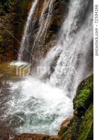 Lightning Falls Lightning Falls 72504166