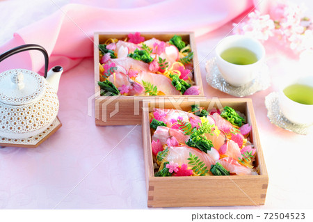 Sea bream chirashizushi lunch box 72504523