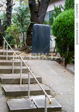 1553檸檬悲嘆紀念碑 1553檸檬悲嘆紀念碑 72504999