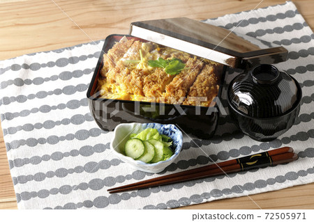 Hot loin and heavy, pickles and soup set 72505971