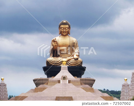 高雄佛光山駁二西子灣 72507002