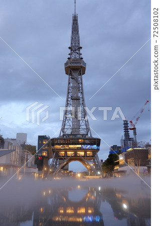 漂浮在陰霾中的電視塔（愛知縣名古屋市榮中區名古屋電視塔薄霧） 72508102