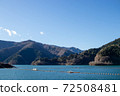 Lake Okutama in winter 72508481