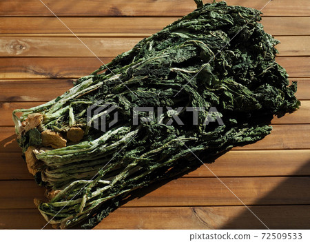 Korean food ingredient Shiraegi, dried radish leaves 72509533