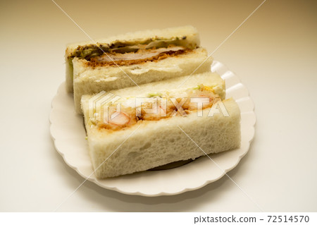 盤子上的三明治 盤子上的三明治 72514570