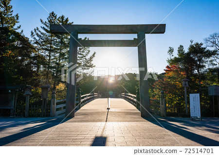 Asahi rising from Ise Jingu Naiku Ujibashi Torii 72514701
