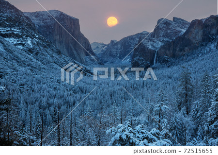 Winter Yosemite Winter Yosemite 72515655