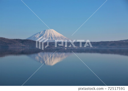 洞爺湖和羊蹄山 72517591