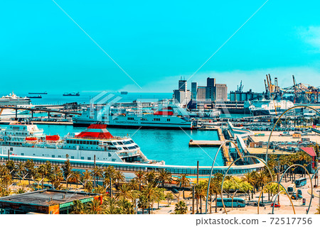 Panorama from the monument to Christopher Columbus on the Barcel Panorama from the monument to Christopher Columbus on the Barcel 72517756