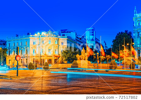 Square of Cibeles (Plaza  Cibeles) and view on House of America( 72517802