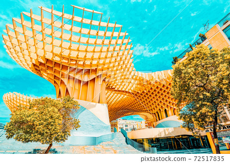 Metropol Parasol is a wooden structure located at La Encarnacion 72517835