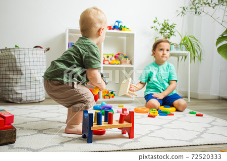 Let's play together. Relationship between two brothers Let's play together. Relationship between two brothers 72520333