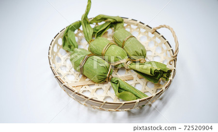 Image of bamboo dumplings 72520904